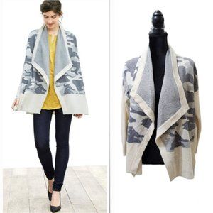 Banana Republic Camo Camouflage Poncho Sweater Open Side Slits Size XXS